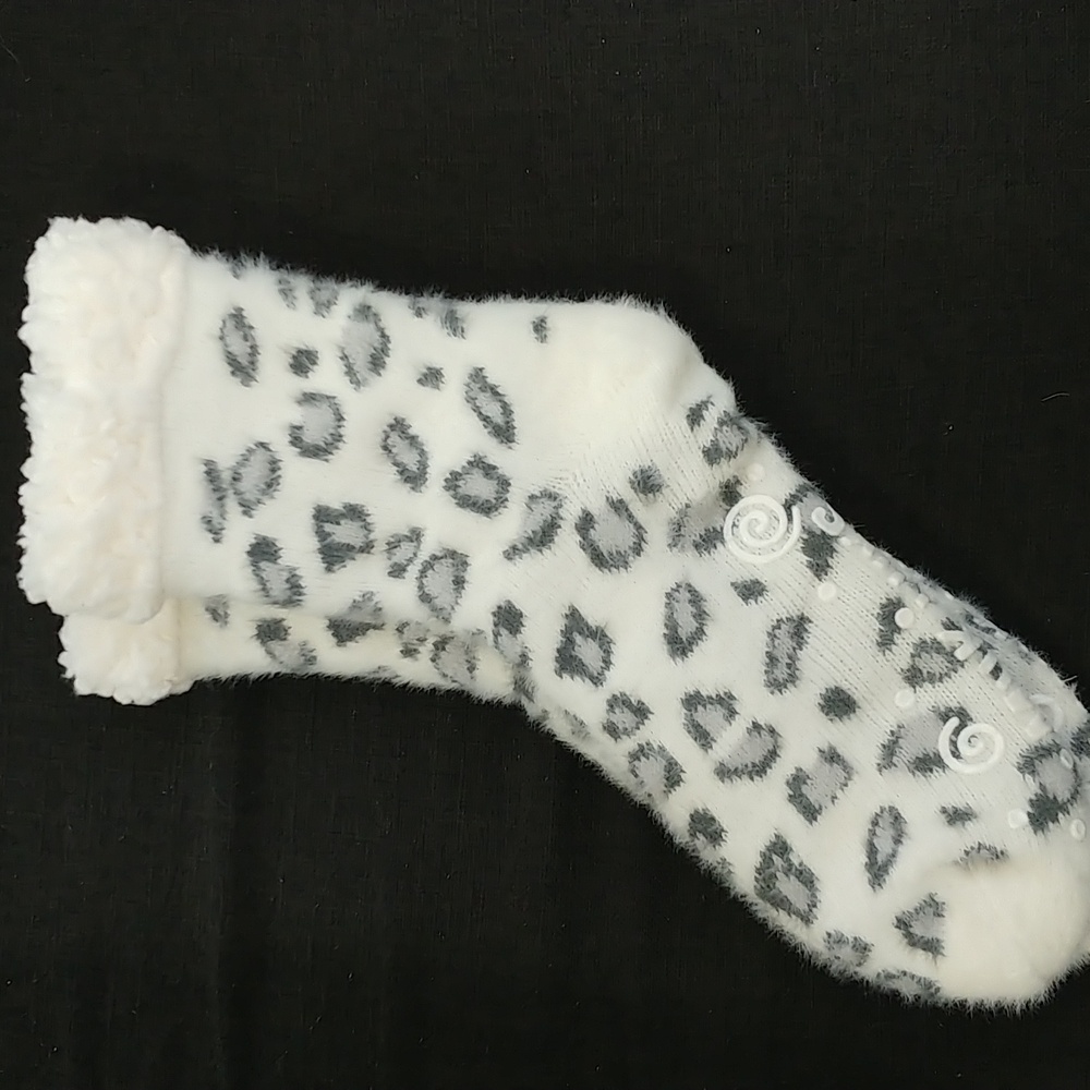 Muk Luks cabin socks